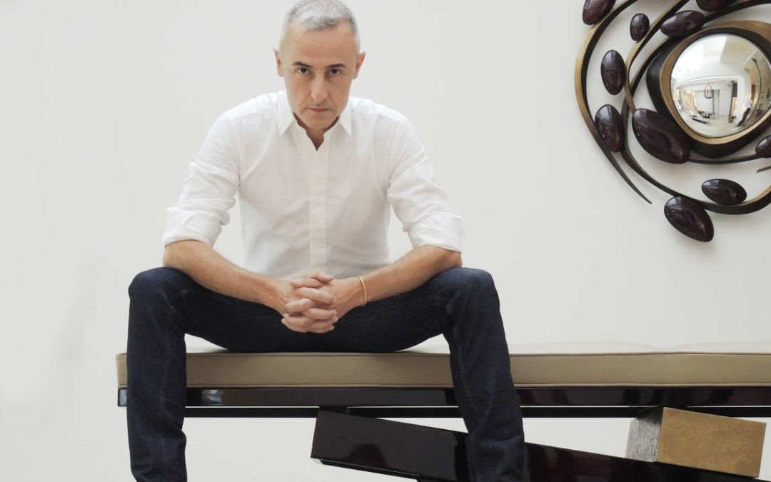 Herve Van Der Straeten Est Assis Sur Sa Banquette Jet Lag Derriere Lui Le Miroir Tumulte Jo Magrean, GARANCE